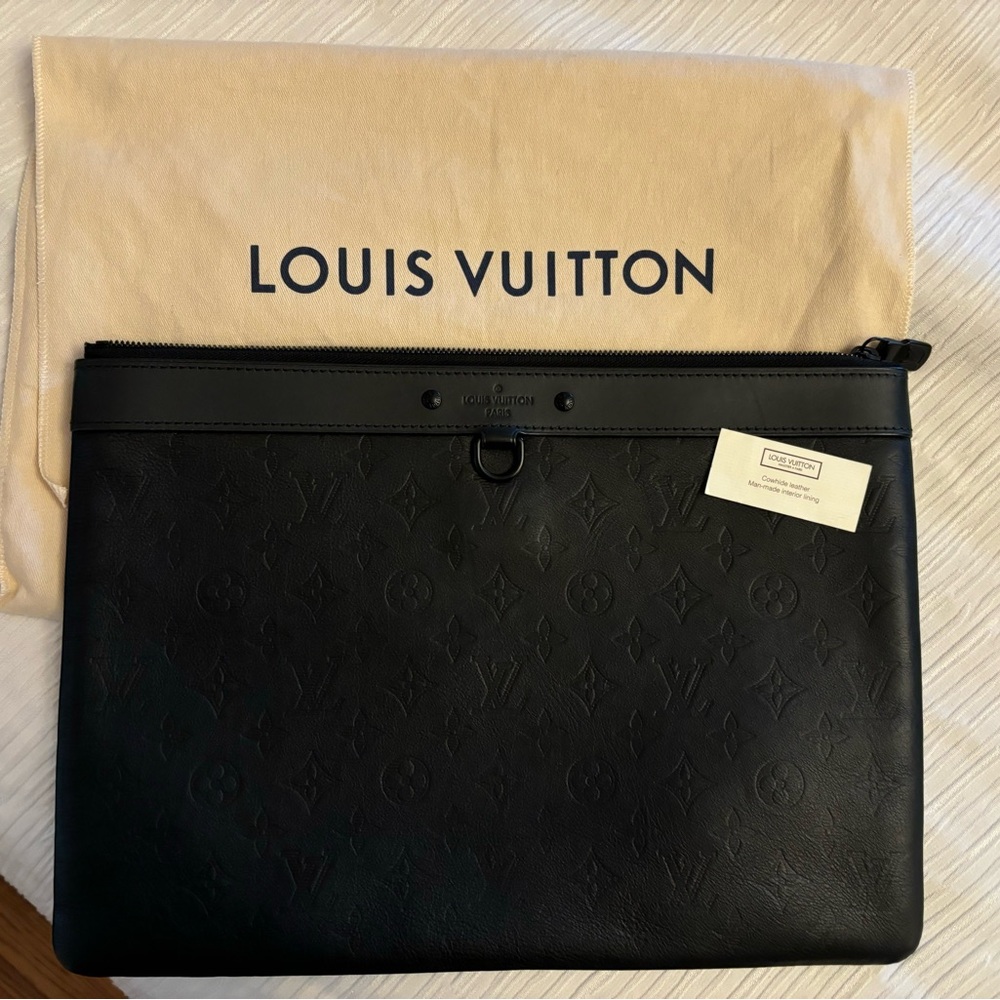 Louis Vuitton Discovery Pochette